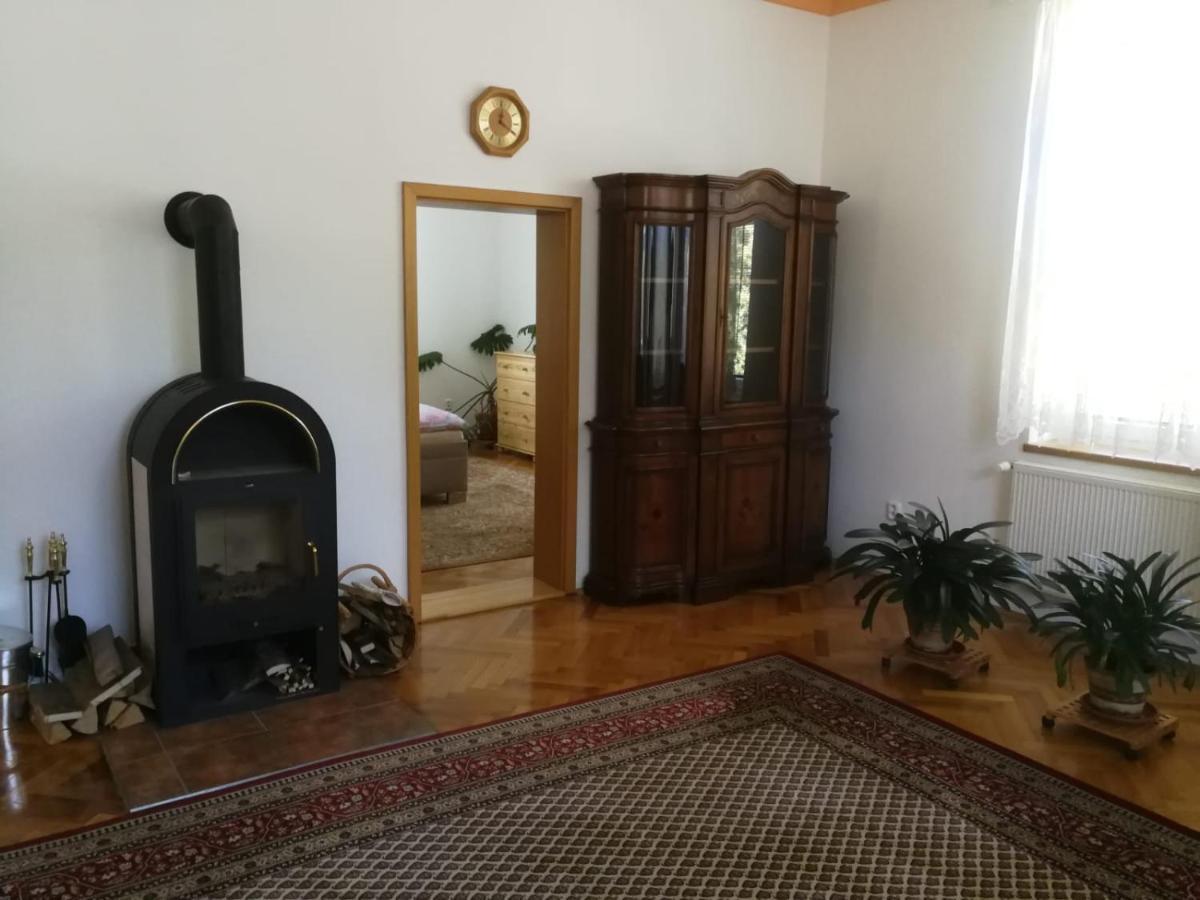 Apartman Kraslice Εξωτερικό φωτογραφία