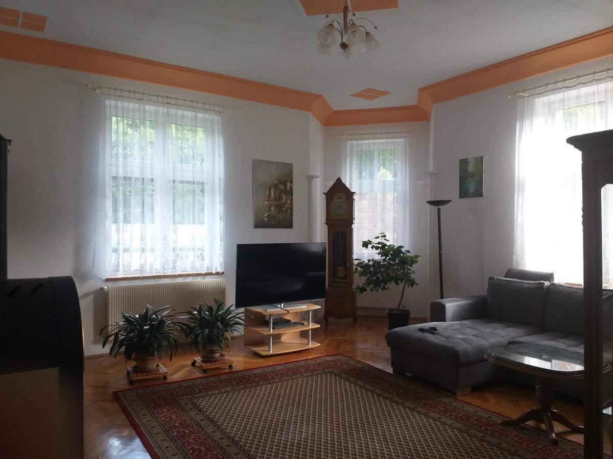 Apartman Kraslice Εξωτερικό φωτογραφία